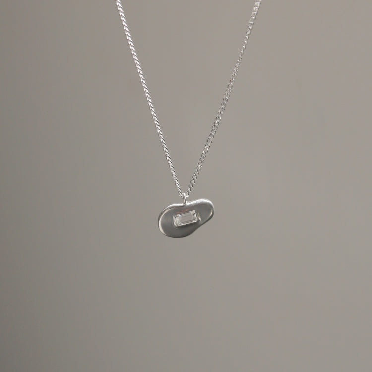 【Recall coming soon…】float necklace SV (white quartz)
