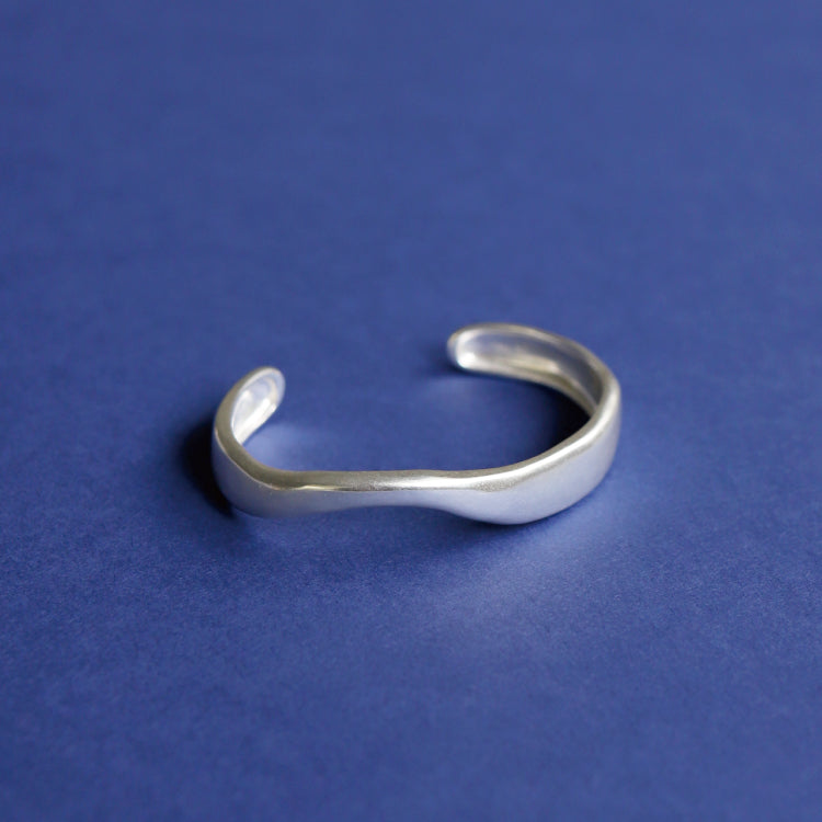 tilt bangle