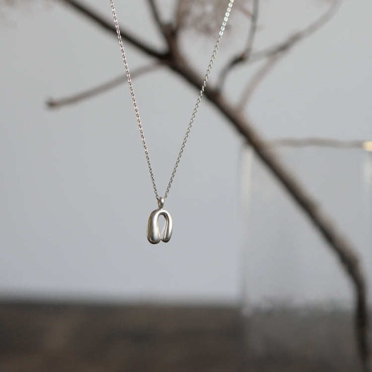 arch necklace