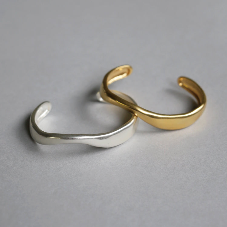 tilt bangle