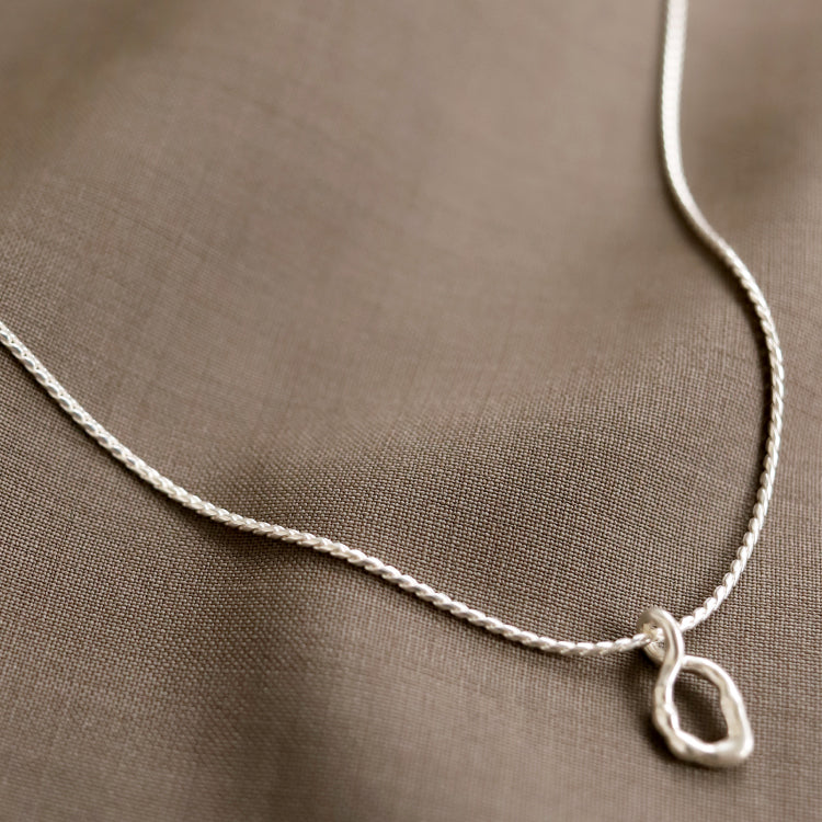 twise chain necklace