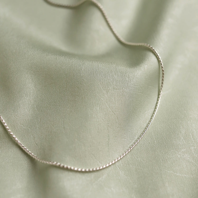 twise chain necklace