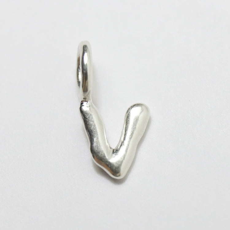 【NEW ITEM】Drawing alphabet charm SV