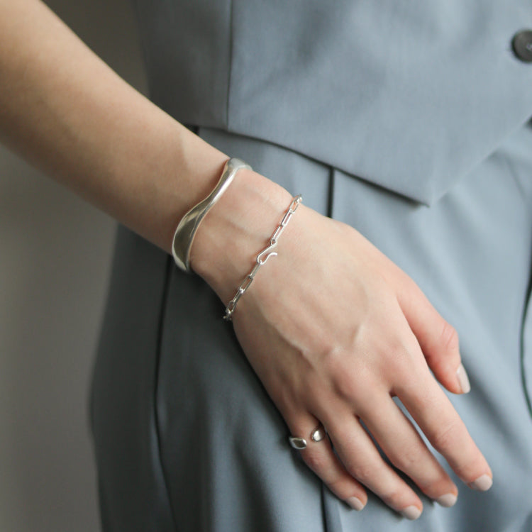 grid bracelet