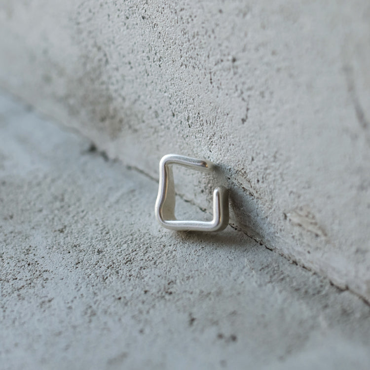【Recall coming soon…】dent earcuff SV