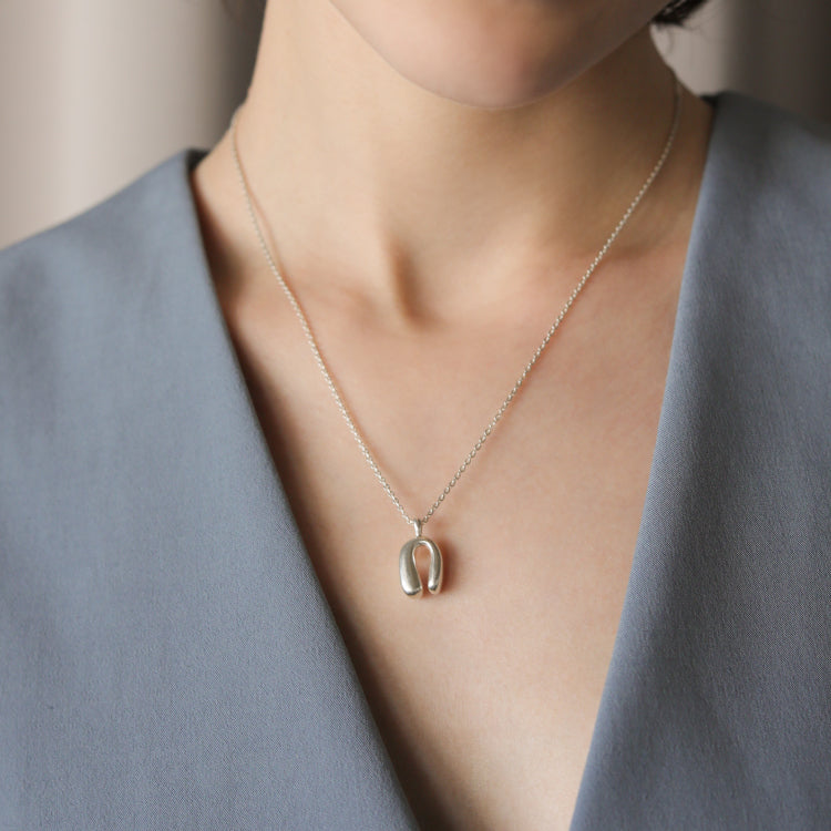 arch necklace