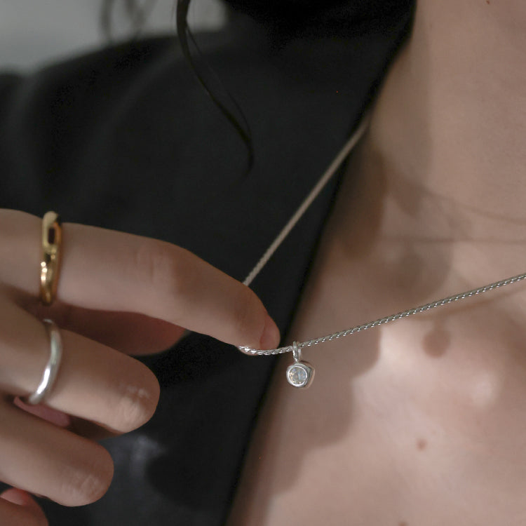 twise chain necklace