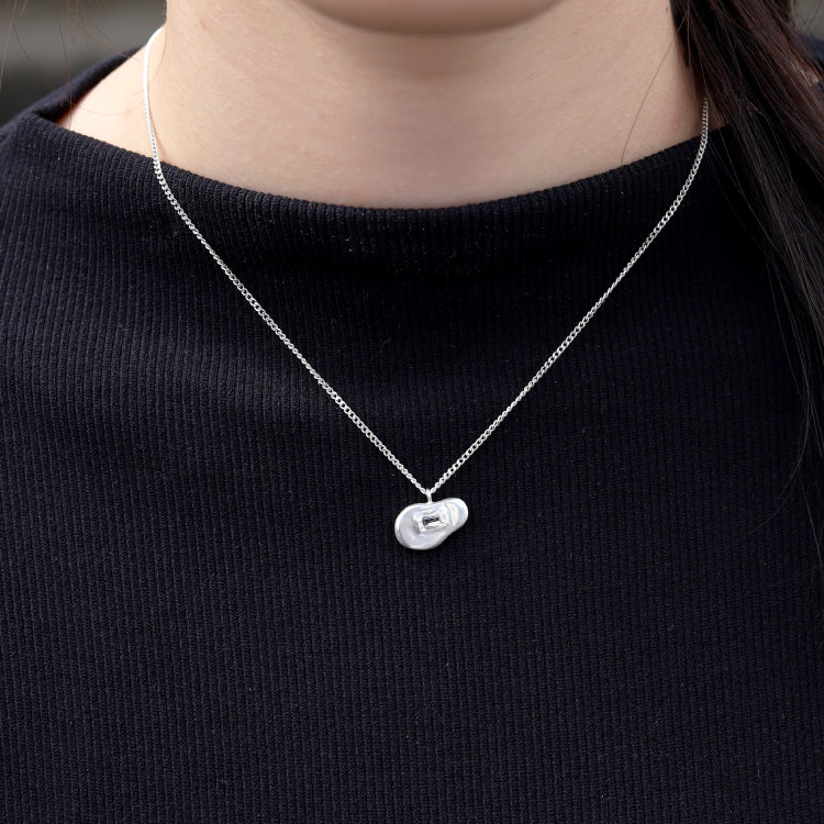 【Recall coming soon…】float necklace SV (white quartz)
