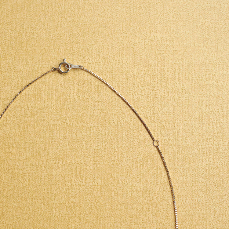 K18 breve necklace