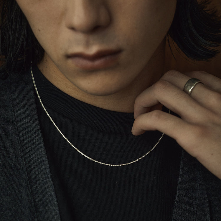 twise chain necklace