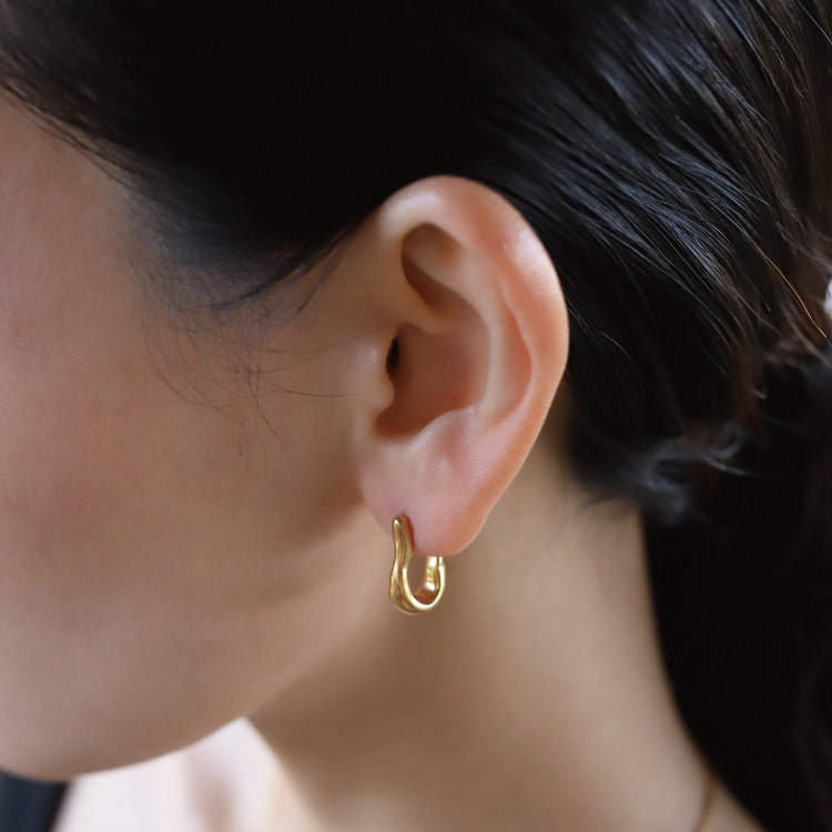 ハートスワンピアス GD