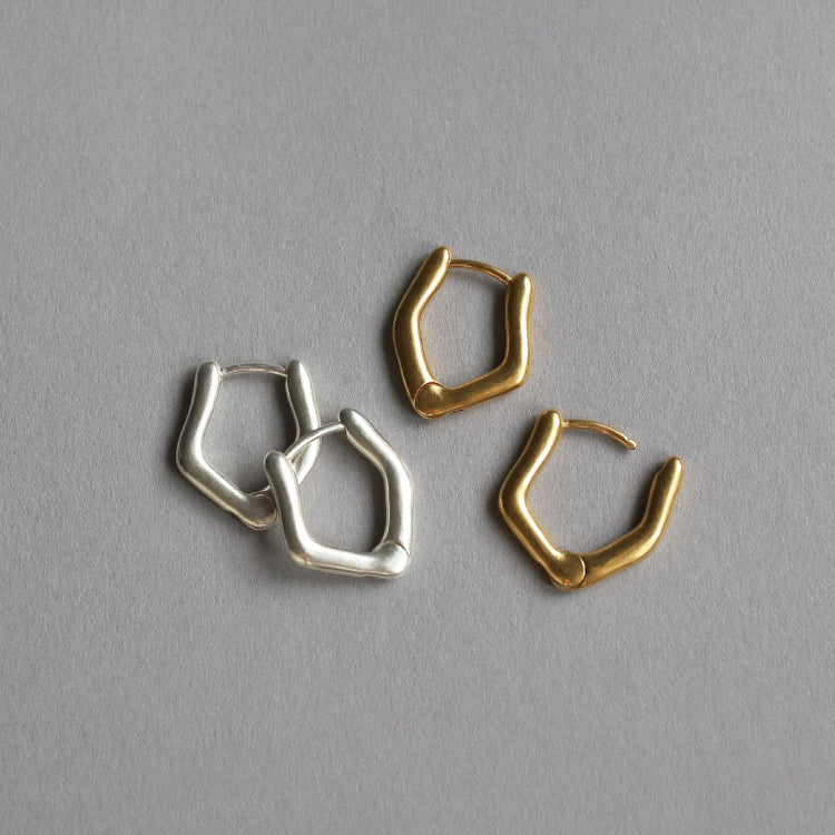 ダガーピアス GD