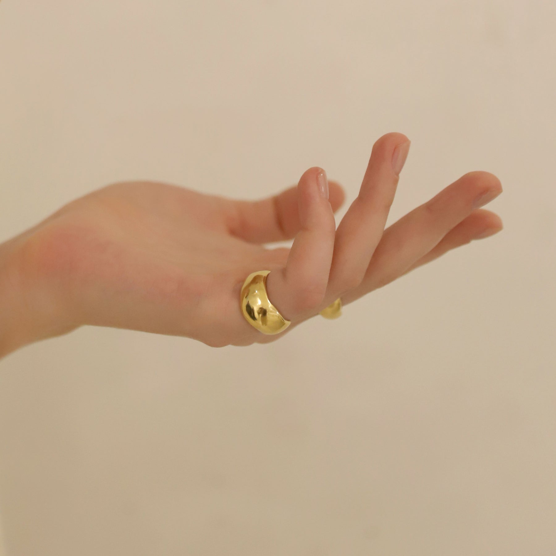plump pinky ring GD