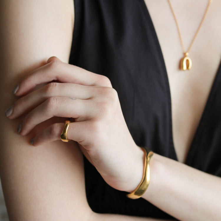 【moment】tilt ring