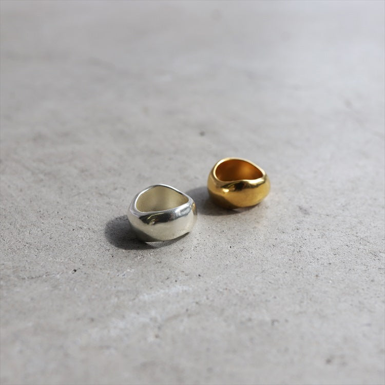 plump pinky ring