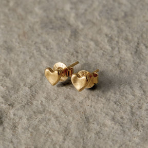 【coming soon...】タイニーハートピアス GD