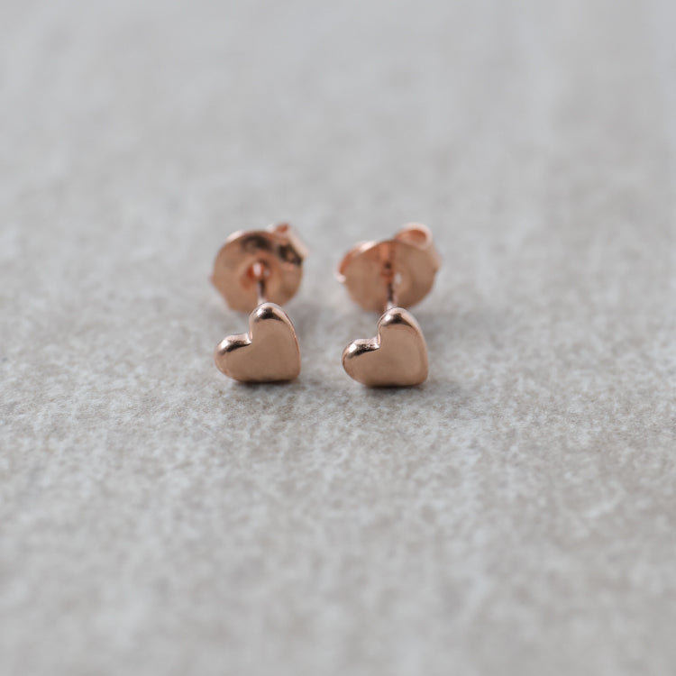 【期間限定｜ピンクゴールド受注】タイニーハートピアス PG