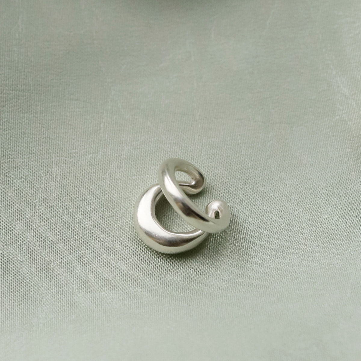 drip earcuff SV