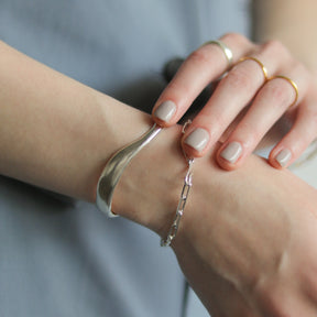 tilt bangle