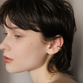【moment】fig earcuff