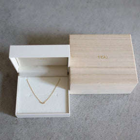 K18 breve necklace