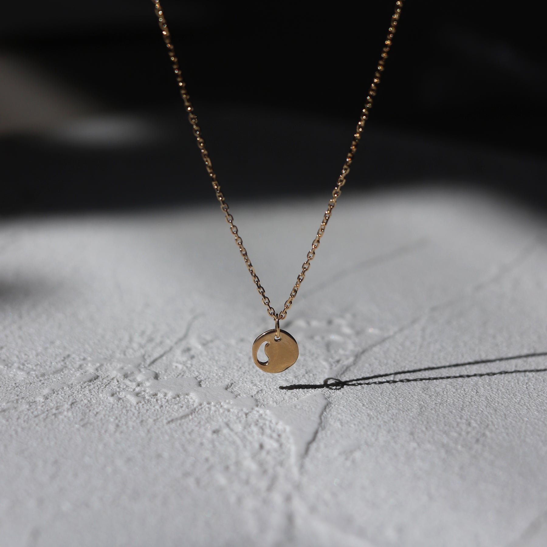 K18 pluto necklace